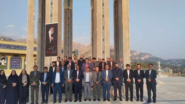 تجدید میثاق مشاور وزیر و مسئولان با آرمان‌های شهدا در یاسوج