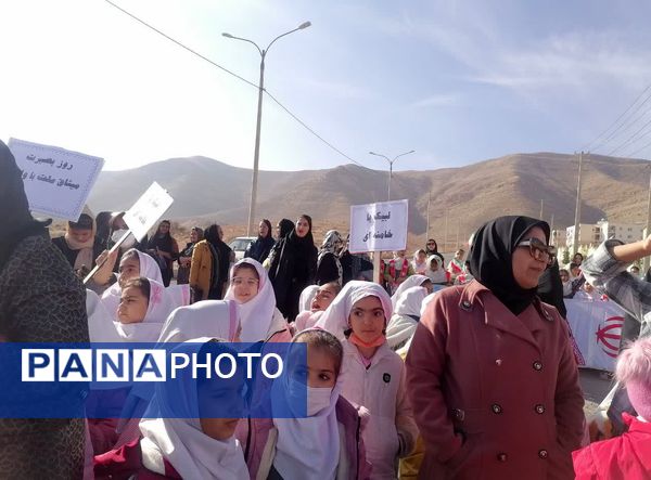 9دی تجلی بصیرت امت و عشق به ولایت