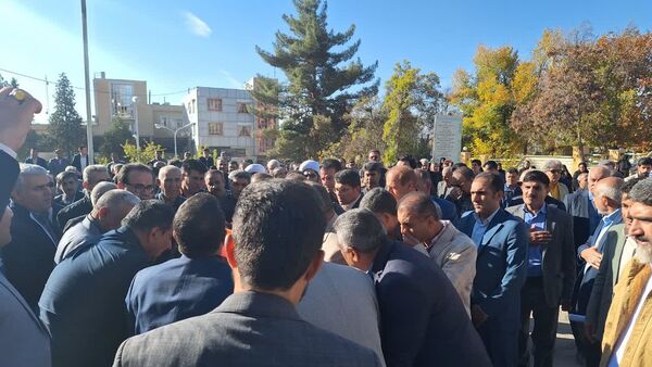 وداع با پیکر مرحوم فریدون داوری در آموزش وپرورش کهگیلیویه و بویراحمد