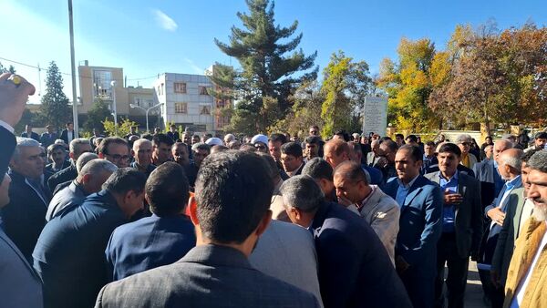 وداع با پیکر مرحوم فریدون داوری در آموزش وپرورش کهگیلیویه و بویراحمد