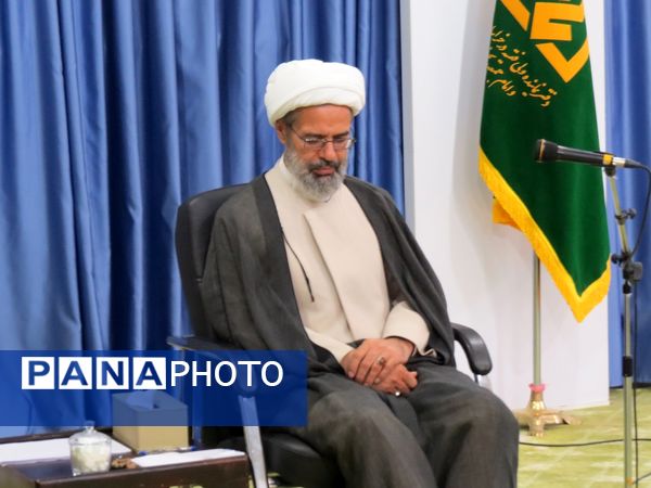 دیدار مدیرکل آموزش و پرورش و جمعی از همکاران با نماینده‌ ولی فقیه در استان خراسان شمالی