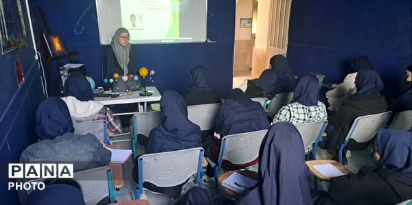 کارگاه علمی،آموزشی دانش‌آموزان دبیرستان اهل‌البیت(ع) ناحیه ۴ کرج