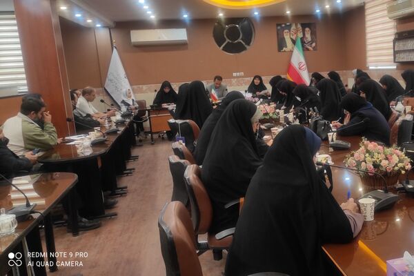 هم‌افزایی نیروهای پرورشی قطب پرند در نشست تخصصی رباط‌کریم