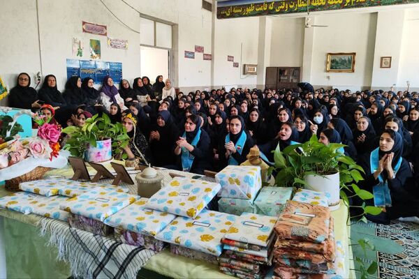 جشن بازگشایی مدارس در دبیرستان الزهرا(س) ناحیه چهار شیراز