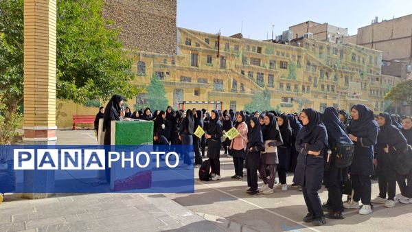 مراسم بزرگداشت شهید سید حسن نصرالله در دبیرستان هوشیار ناحیه یک مشهد