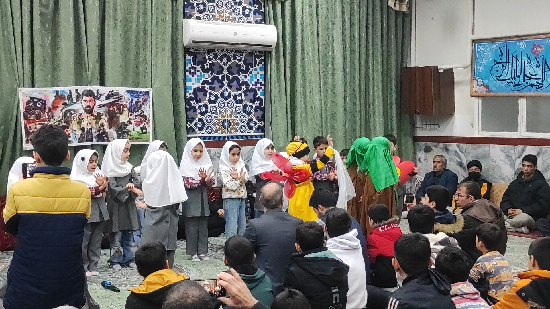 مراسم جشن انقلاب اسلامی در مسجد مسلم بن عقیل شهرستان شیروان