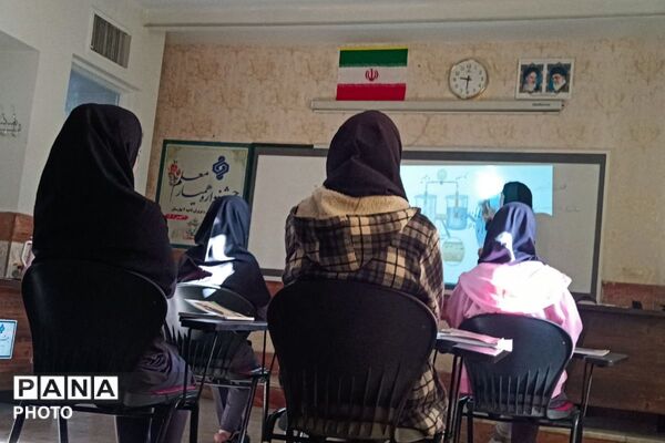 برگزاری جشنواره همیار معلم در بهارستان‌دو
