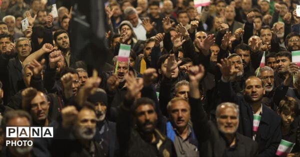میدان مرکزی شهرستان بردسکن سیاه پوش شد
