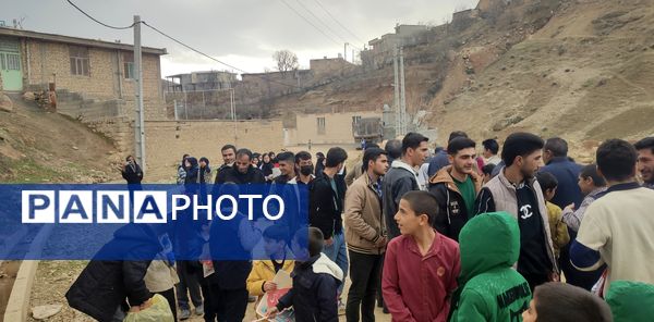 حضور پرشور دانش‌آموزان مدرسه فردوسی سرمازه در راهپیمایی ۲۲ بهمن