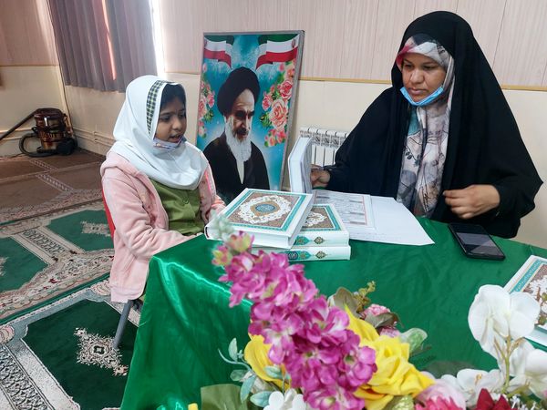 برگزاری مسابقات قرآن عترت و نماز در مدرسه شاهد حضرت معصومه (س)