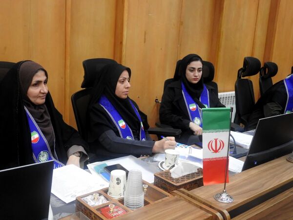 نشست هم‌اندیشی مسئولان سازمان دانش‌آموزی استان فارس روز اول