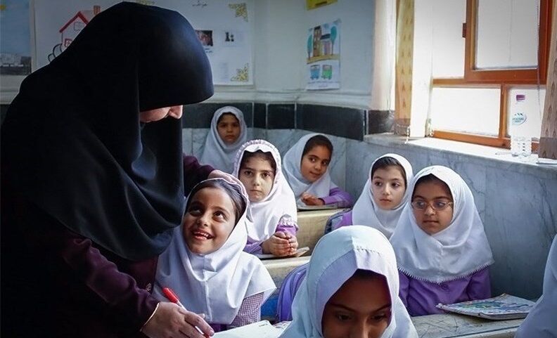 معلم امروز باید معمار تفکر و کرامت انسانی نسل نو باشد