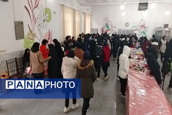 برپایی نمایشگاه و بازارچه کارو فناوری در دبیرستان شهید مجید دهنوی نیشابور