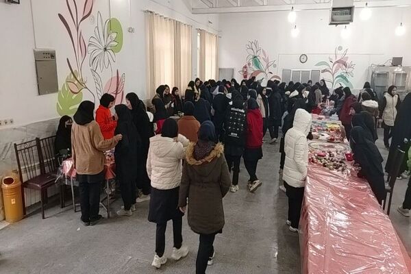 برپایی نمایشگاه و بازارچه کارو فناوری در دبیرستان شهید مجید دهنوی نیشابور