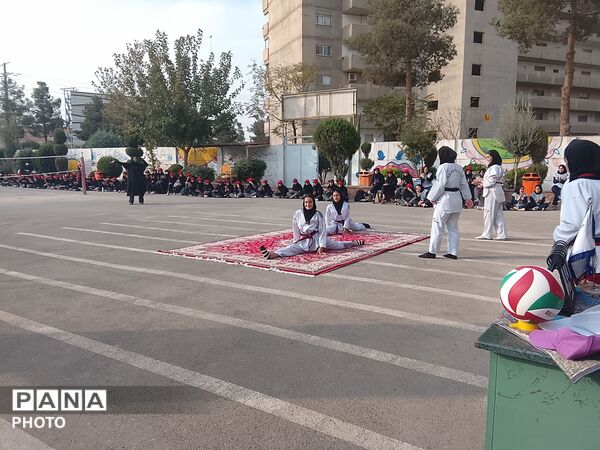هفته تربیت بدنی در مدرسه عترت پاکدشت