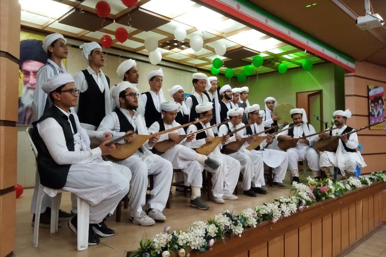 هنرنمایی دانش‌آموزان نوازنده در دیار شیخ جام