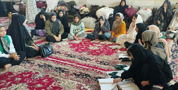 بازدید از دانش آموزان معتکف  روستای بزنجرد 