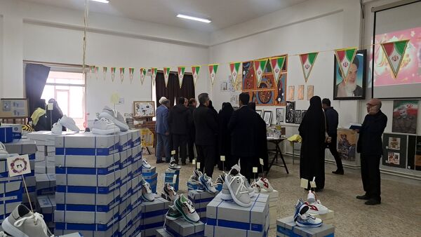 توزیع بسته‌های معیشتی به دانش‌آموزان مدارس ناحیه یک تبریز