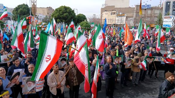 جلوه هایی از راهپیمایی جشن پیروزی انقلاب در شهر قم