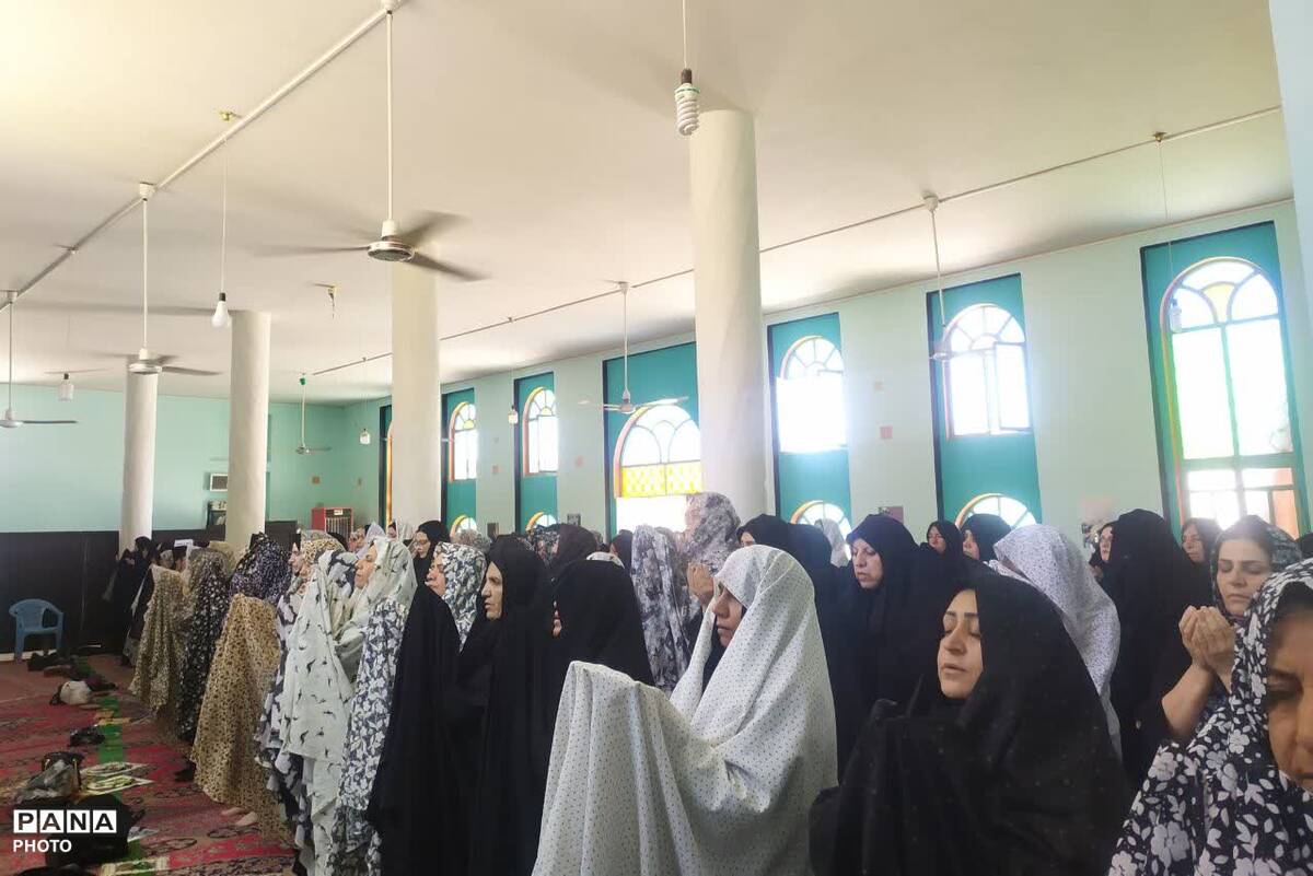 حضور بانوان لپویی در عزاداری و نماز ظهر عاشورا