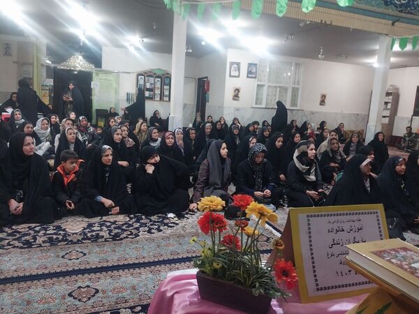 اولین جلسه انجمن و اولیا و مربیان در دبیرستان میرزا جعفر سروقد ناحیه یک مشهد