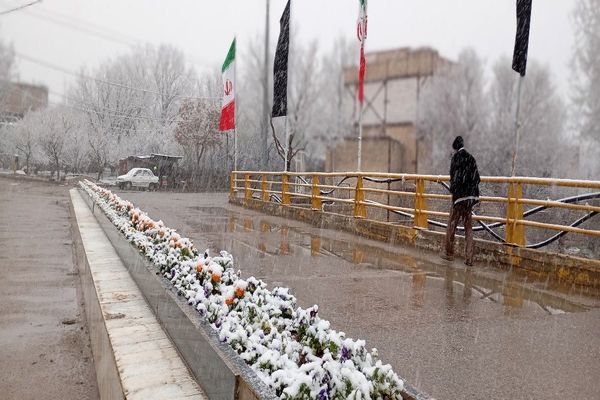 بارش باران و برف الهی در نوروز ۱۴۰۴ در شهر زیبای بار 