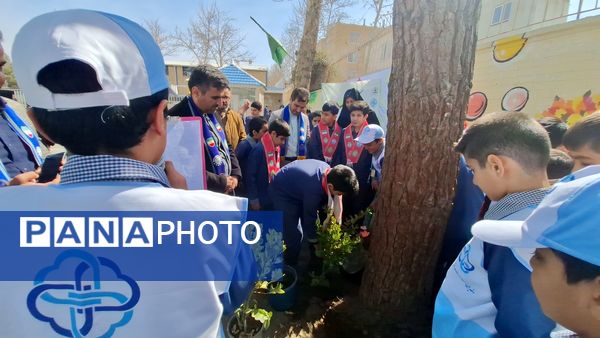 مراسم روز درختکاری در دبستان استاد شهریار 