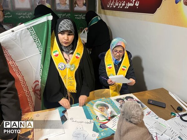 پیشتازان دانش‌آموز؛ روایت‌گران عشق به وطن و ولایت در آیین چهلم شهدای میناب