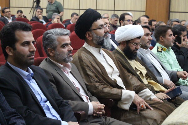 جلسه شورای اداری استان تهران با حضور وزیر کشور به‌مناسبت هفته معلم