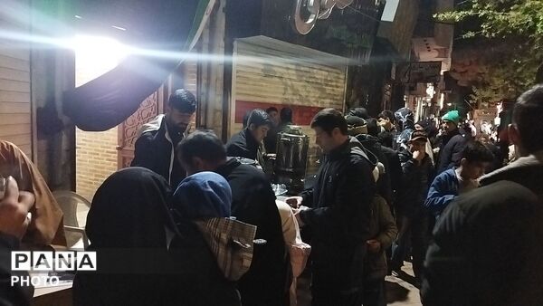 گذری بر فعالیت موکب مدرسه علمیه گلشن در چهل و هشتمین شب از اجتماعات 