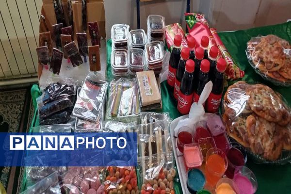 بازارچه کسب و کار دانش‌آموزی در مدرسه فدک