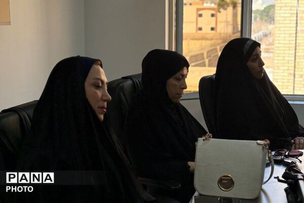 نشست صمیمی سرگروه‌ها به مناسبت هفته امور تربیتی