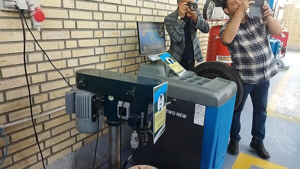 آیین افتتاحیه کارگاه و زمین چمن هنرستان تخصصی خودرو برادران نیشابور 