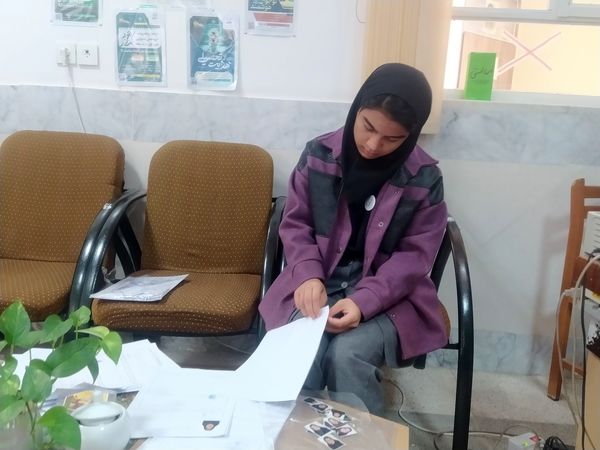 اجرای طرح مدادم در دبیرستان دخترانه امید 