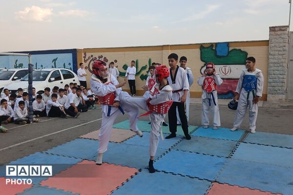 المپیاد درون‌مدرسه‌ای در مدرسه شهید کلاهدوز بهارستان‌دو