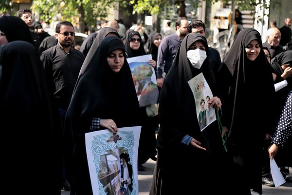 برگزاری مراسم وداع تهرانی‌ها با پیکر ابراهیم رئیسی و همراهانش