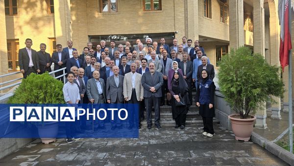 آیین رونمایی از پوستر بیست‌وهفتمین جشنواره خیرین مدرسه‌ساز استان اصفهان