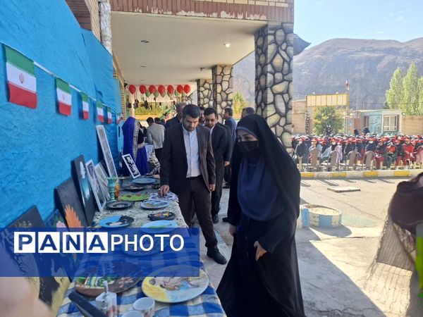 برگزاری ویژه‌ برنامه هفته فرهنگی در دبیرستان حضرت فاطمه‌زهرا(س) شهرستان فیروزکوه