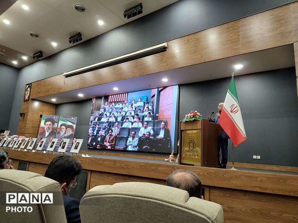 آیین تجلیل از معلمان نمونه آموزش و پرورش ناحیه سه مشهد 