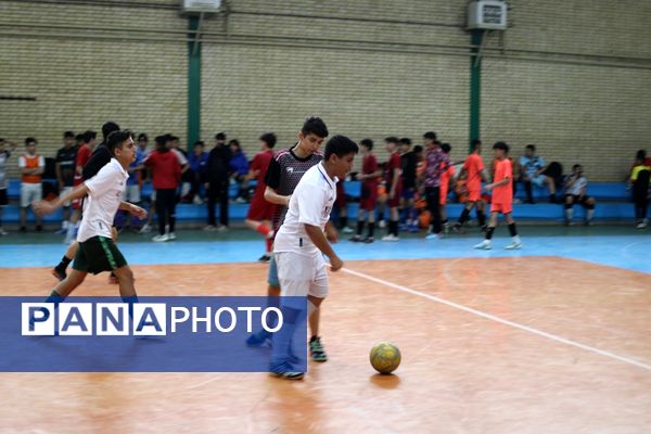 مسابقات قهرمانی فوتسال در منطقه کهریزک 