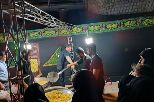 عشق به حسین (ع) سالار شهیدان کربلا چه میکند 