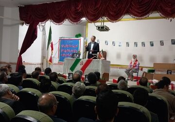 حضور مسئولان آموزش‌وپرورش لرستان و دلفان در کانون پیام بررسی برنامه‌های آموزشی و تجلیل از معلمان