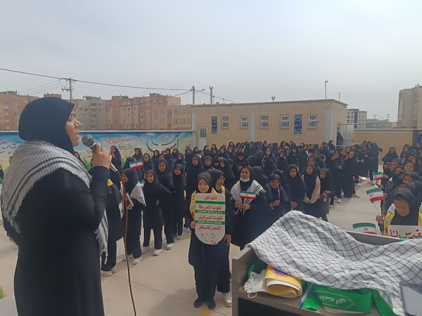 نکوداشت شهادت رهبر مقاومت در دبیرستان شهید باقری 