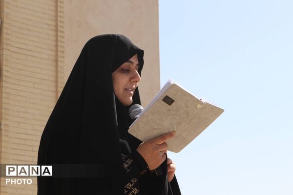 روز درختکاری به یاد شهدای دانش‌آموز میناب در یزد