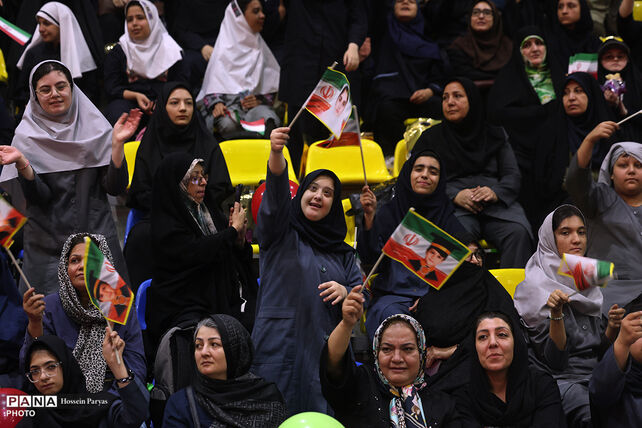 جشن «از خواستن تا توانستن»