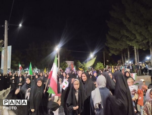 حضور پرشور مردم در سی و یکمین شب بیعت؛ آیین وحدت در روز جمهوری اسلامی
