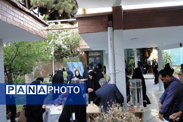 برگزاری دوره آموزشی تربیتی جهت توانمند سازی معلمان مدارس منطقه ۱۰