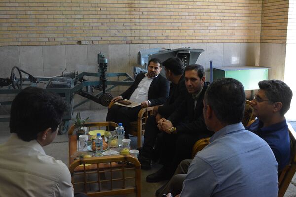 برگزاری کارگاه آموزشی آشنایی با سیستم موتور و سیستم سوخت‌رسانی خودرو در بهارستان 2