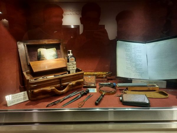 بازدید از موزه ملک و شرکت در همایش علوم انسانی توسط دانش‌آموزان علامه حلی ۵