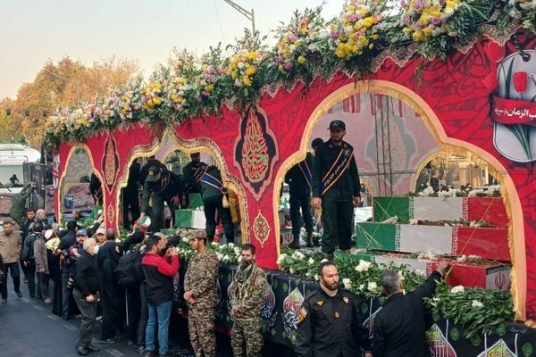 صبحی که تهران به احترام گمنامان ایستاد